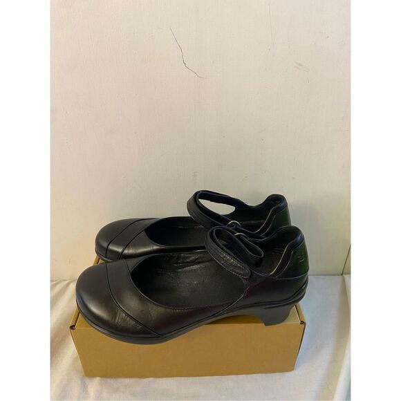 Aravon Black leather mary jane strap pumps size 10aa style #WSM06BK - Picture 1 of 5
